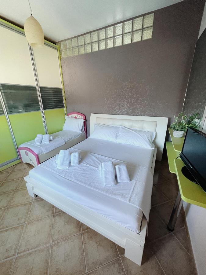 Sunkissed Centre Apartment Vlore Exterior photo