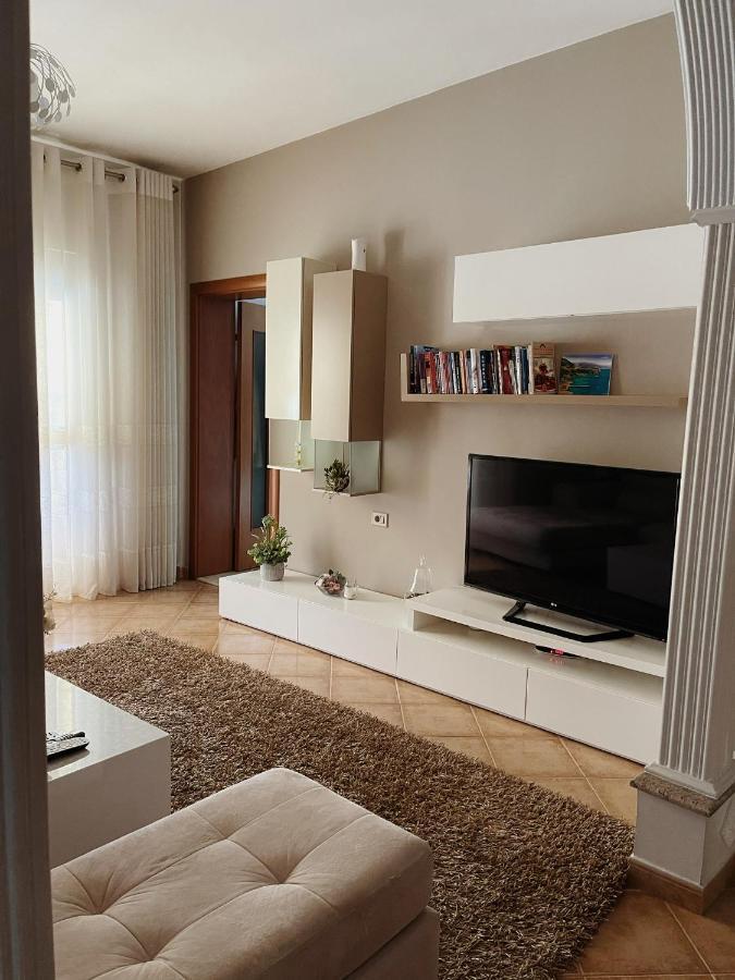 Sunkissed Centre Apartment Vlore Exterior photo